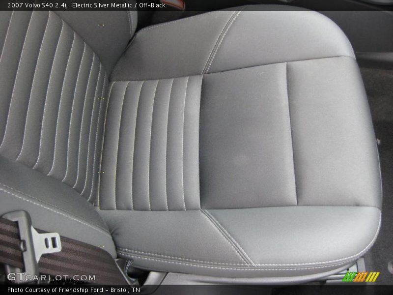 Electric Silver Metallic / Off-Black 2007 Volvo S40 2.4i