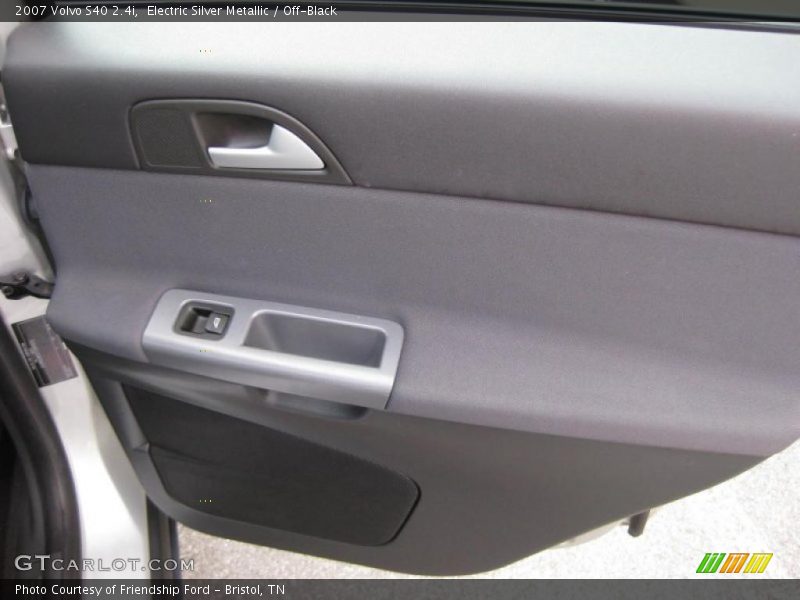 Electric Silver Metallic / Off-Black 2007 Volvo S40 2.4i