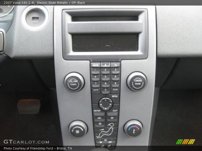 Electric Silver Metallic / Off-Black 2007 Volvo S40 2.4i