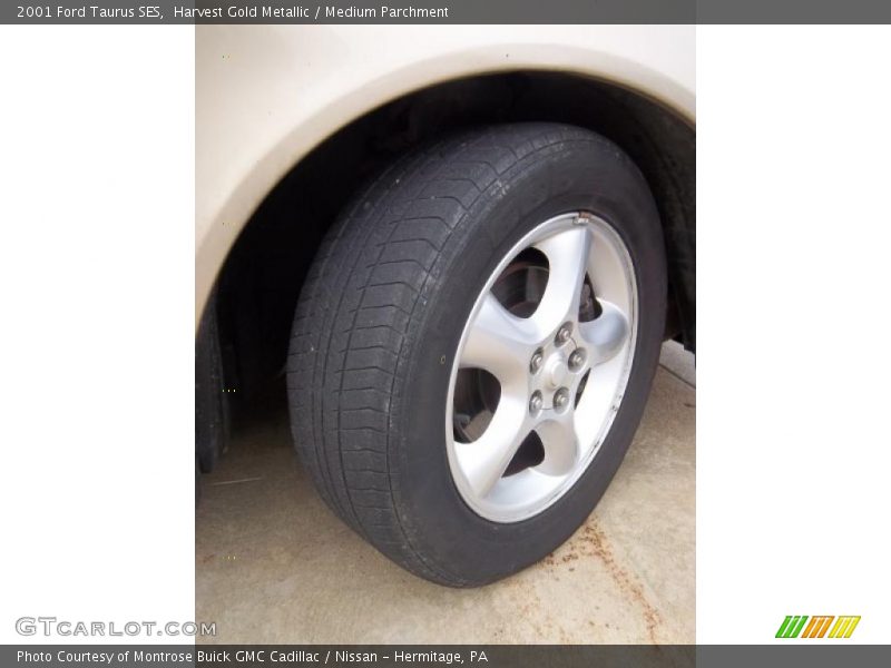 Harvest Gold Metallic / Medium Parchment 2001 Ford Taurus SES