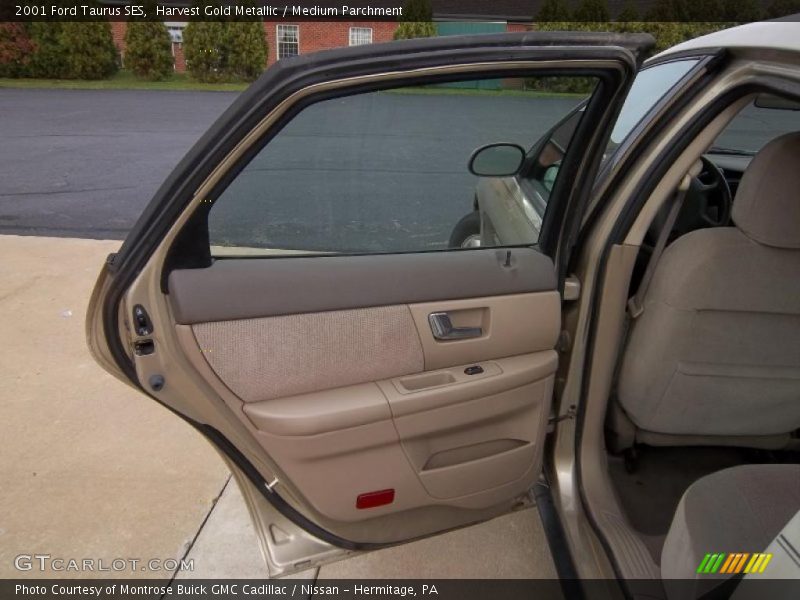 Harvest Gold Metallic / Medium Parchment 2001 Ford Taurus SES