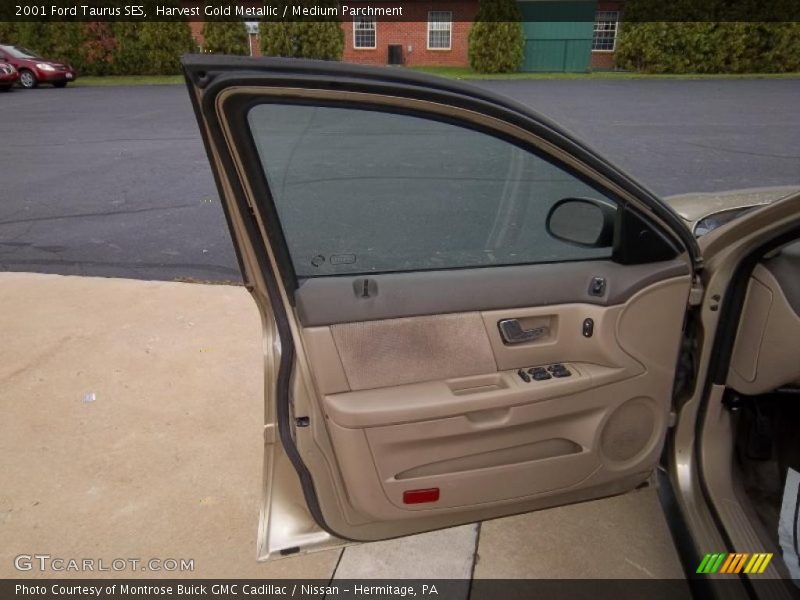 Harvest Gold Metallic / Medium Parchment 2001 Ford Taurus SES