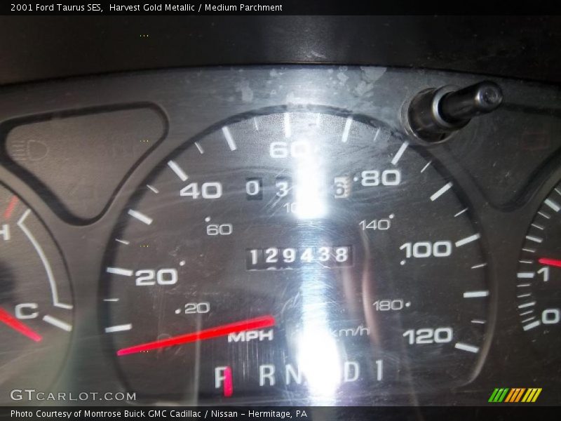 Harvest Gold Metallic / Medium Parchment 2001 Ford Taurus SES