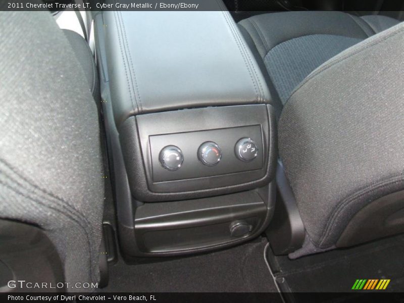 Cyber Gray Metallic / Ebony/Ebony 2011 Chevrolet Traverse LT