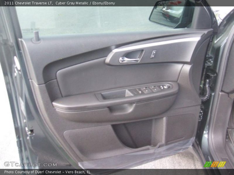 Cyber Gray Metallic / Ebony/Ebony 2011 Chevrolet Traverse LT