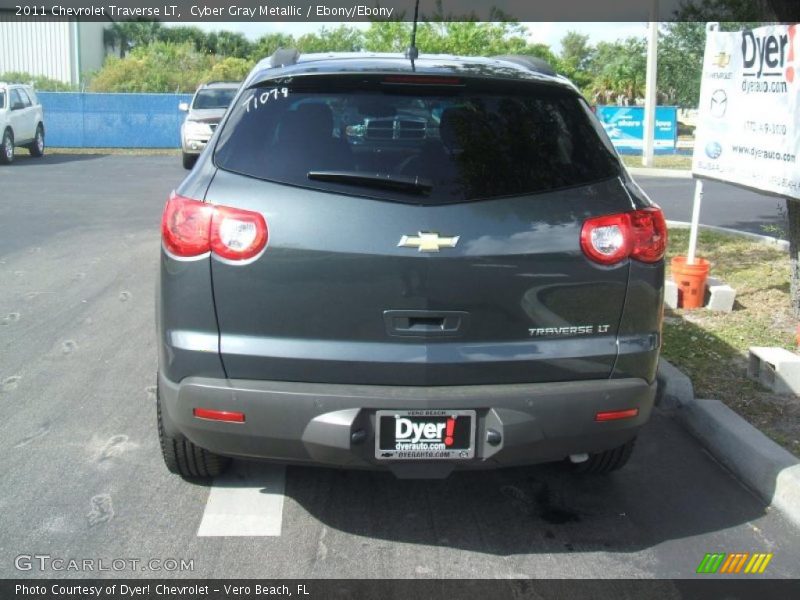 Cyber Gray Metallic / Ebony/Ebony 2011 Chevrolet Traverse LT