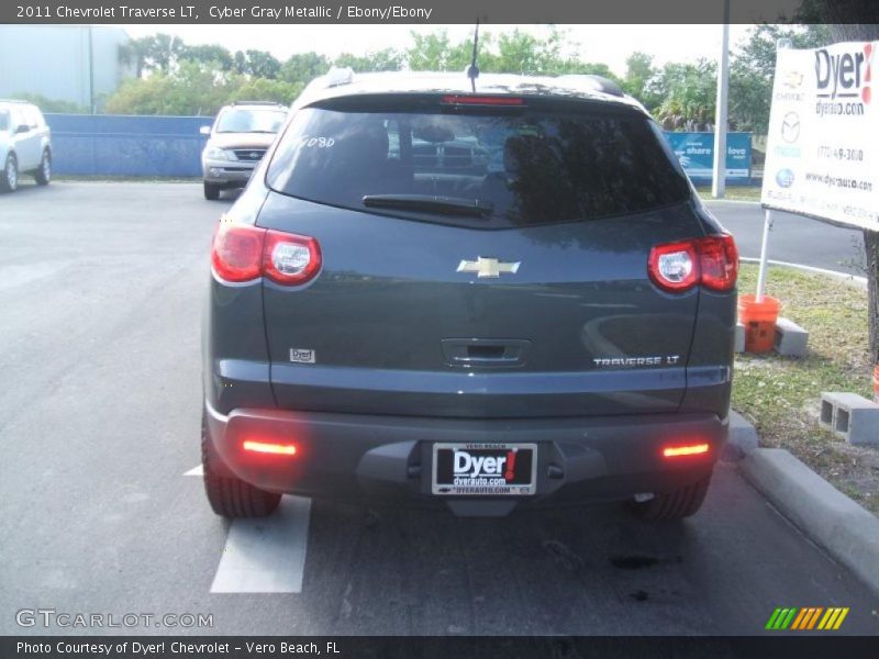 Cyber Gray Metallic / Ebony/Ebony 2011 Chevrolet Traverse LT