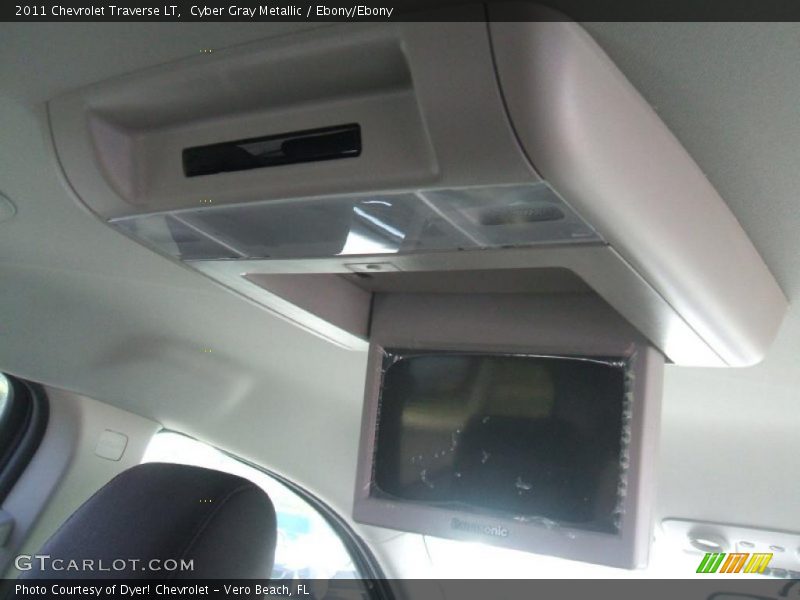Cyber Gray Metallic / Ebony/Ebony 2011 Chevrolet Traverse LT