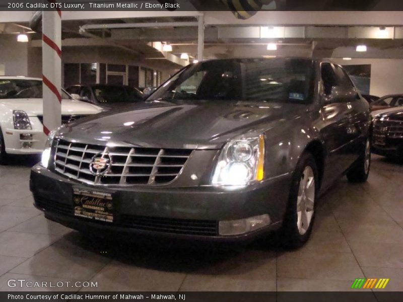 Titanium Metallic / Ebony Black 2006 Cadillac DTS Luxury