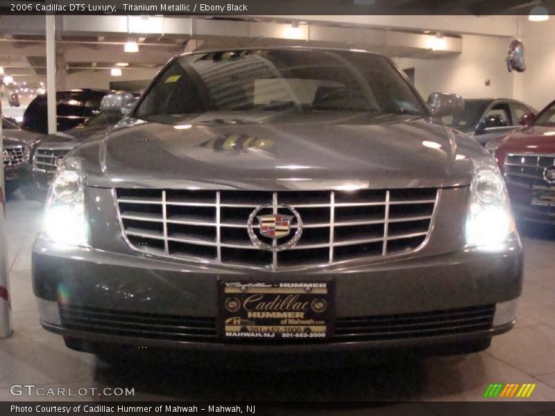 Titanium Metallic / Ebony Black 2006 Cadillac DTS Luxury