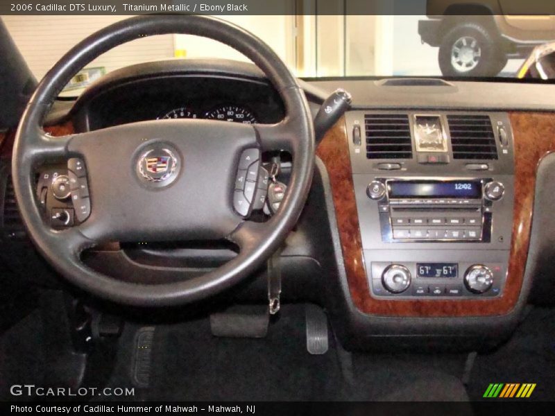 Titanium Metallic / Ebony Black 2006 Cadillac DTS Luxury