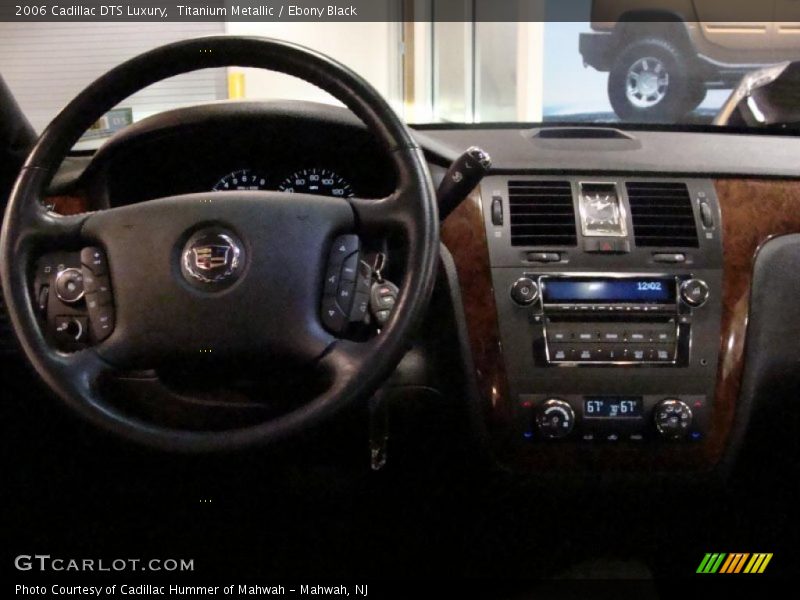Titanium Metallic / Ebony Black 2006 Cadillac DTS Luxury