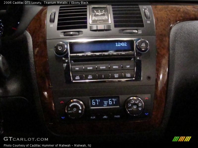 Titanium Metallic / Ebony Black 2006 Cadillac DTS Luxury