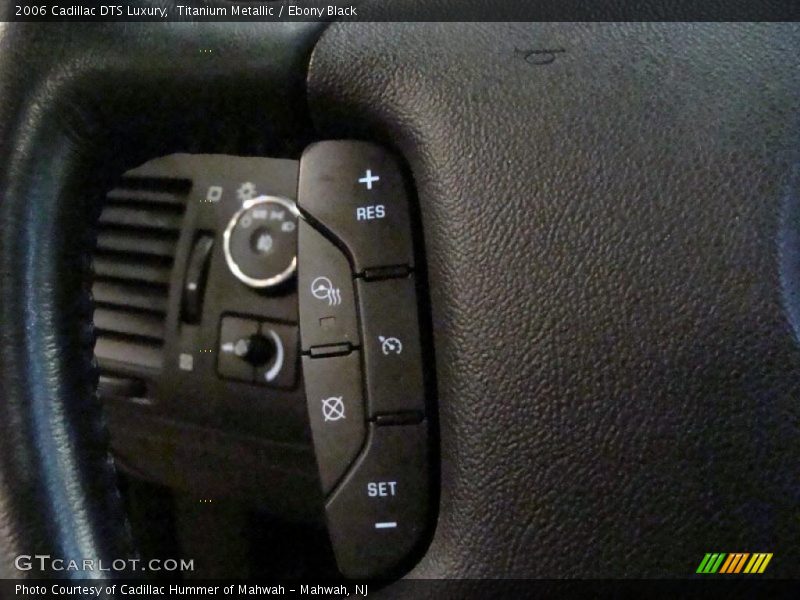 Titanium Metallic / Ebony Black 2006 Cadillac DTS Luxury
