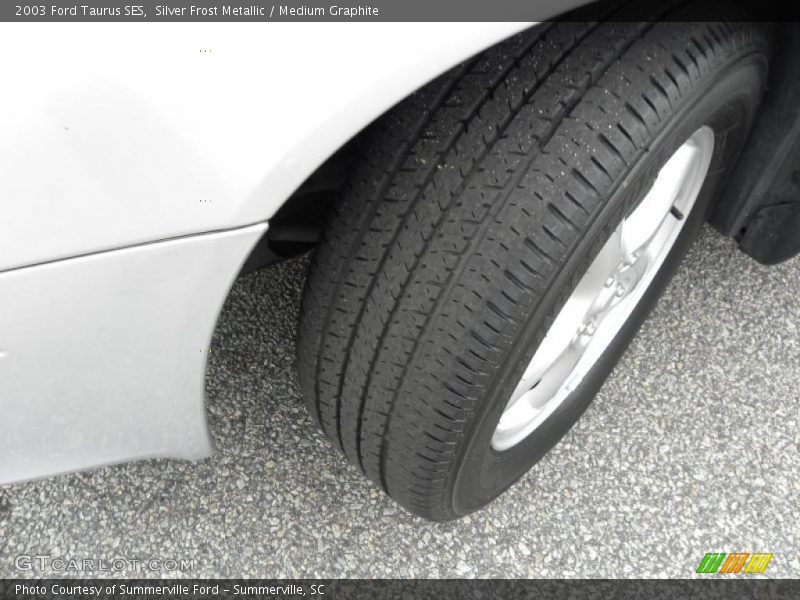 Silver Frost Metallic / Medium Graphite 2003 Ford Taurus SES