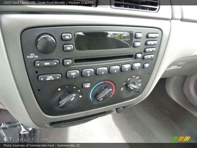 Silver Frost Metallic / Medium Graphite 2003 Ford Taurus SES