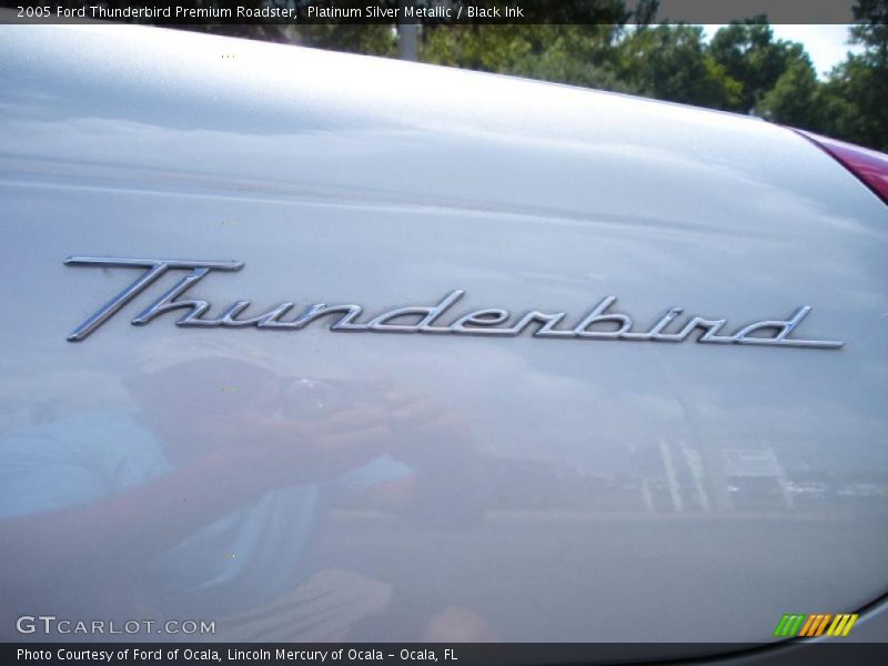  2005 Thunderbird Premium Roadster Logo