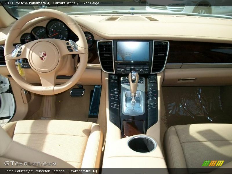 Carrara White / Luxor Beige 2011 Porsche Panamera 4