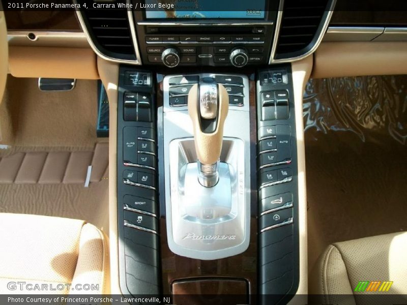 Carrara White / Luxor Beige 2011 Porsche Panamera 4