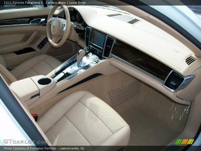 Carrara White / Luxor Beige 2011 Porsche Panamera 4