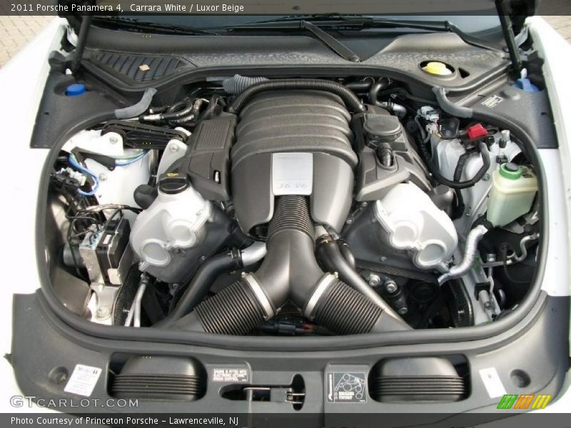 Carrara White / Luxor Beige 2011 Porsche Panamera 4