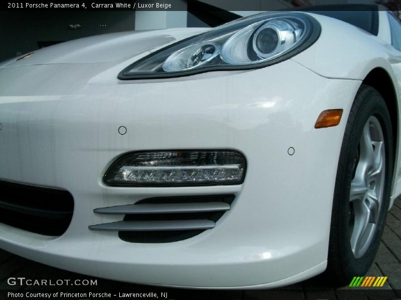 Carrara White / Luxor Beige 2011 Porsche Panamera 4