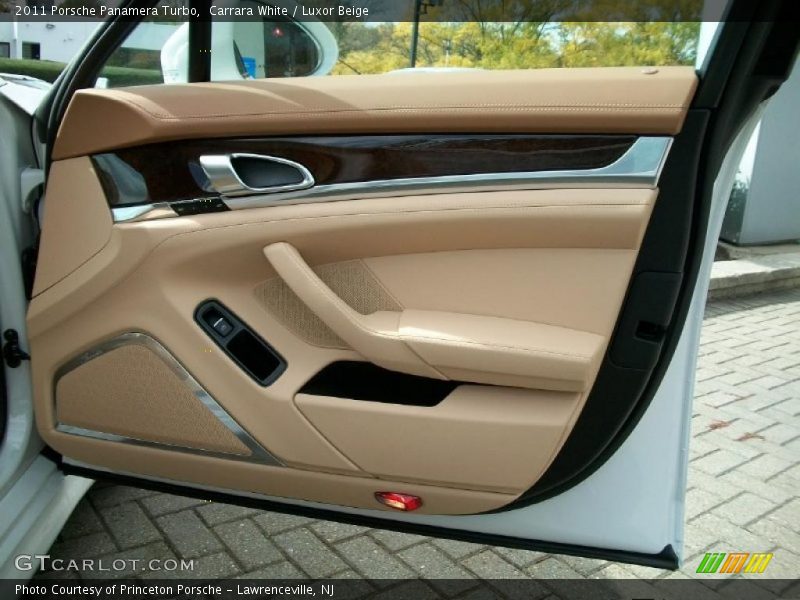 Door Panel of 2011 Panamera Turbo