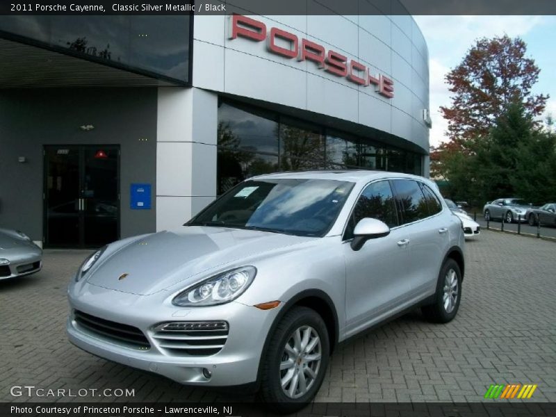 Classic Silver Metallic / Black 2011 Porsche Cayenne