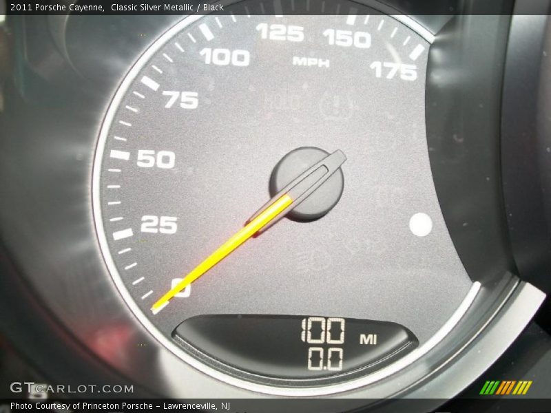 Classic Silver Metallic / Black 2011 Porsche Cayenne