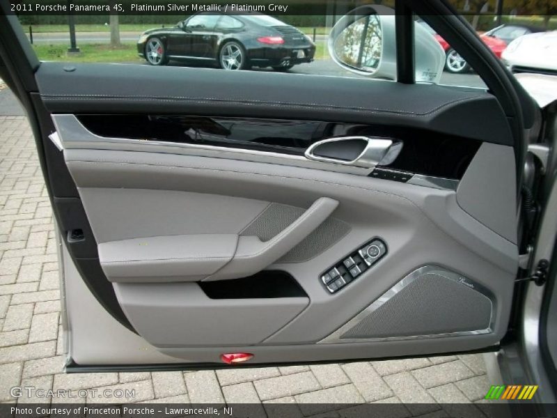 Door Panel of 2011 Panamera 4S
