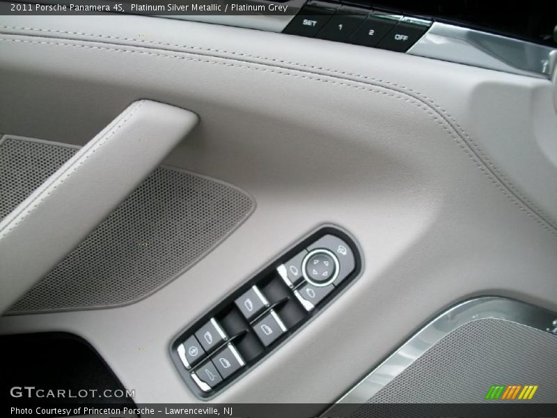 Platinum Silver Metallic / Platinum Grey 2011 Porsche Panamera 4S