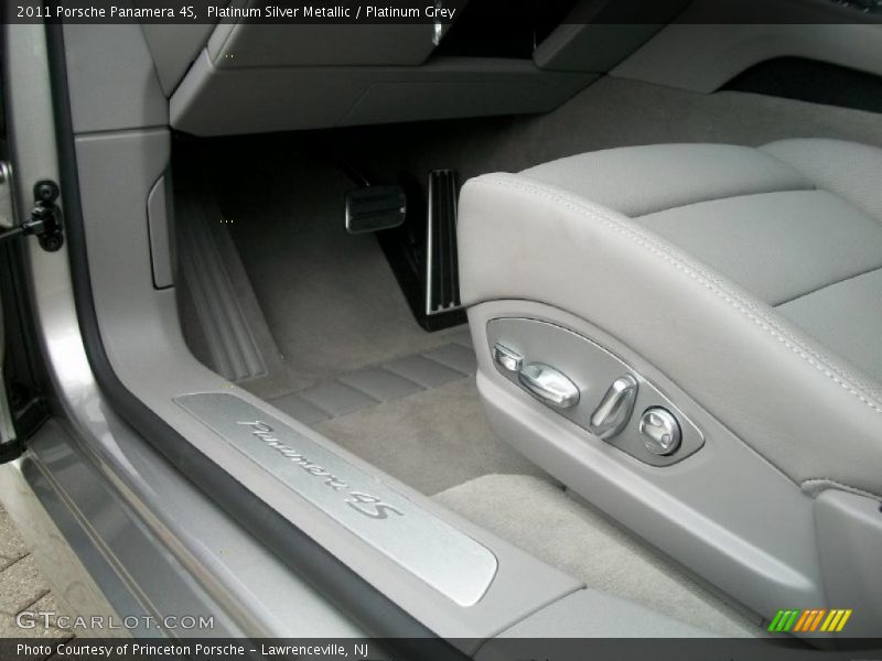 Platinum Silver Metallic / Platinum Grey 2011 Porsche Panamera 4S