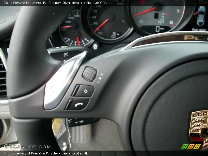Controls of 2011 Panamera 4S