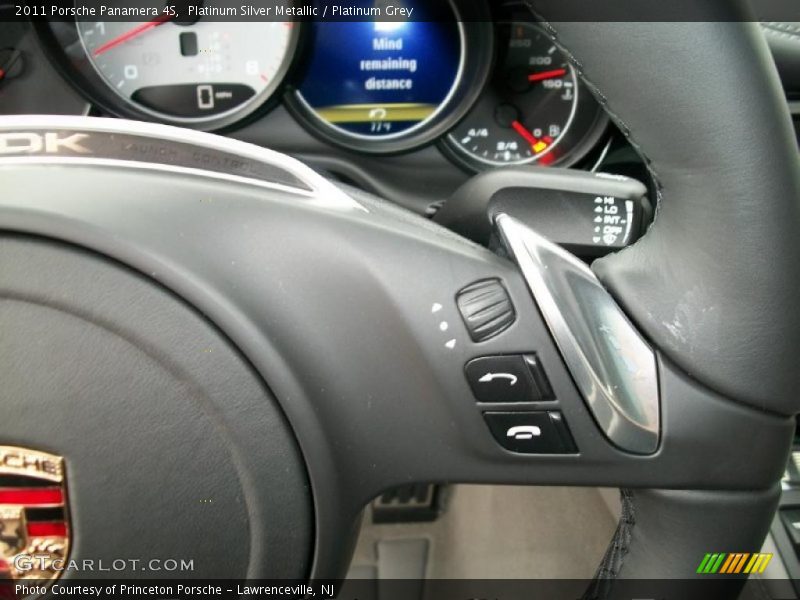 Controls of 2011 Panamera 4S