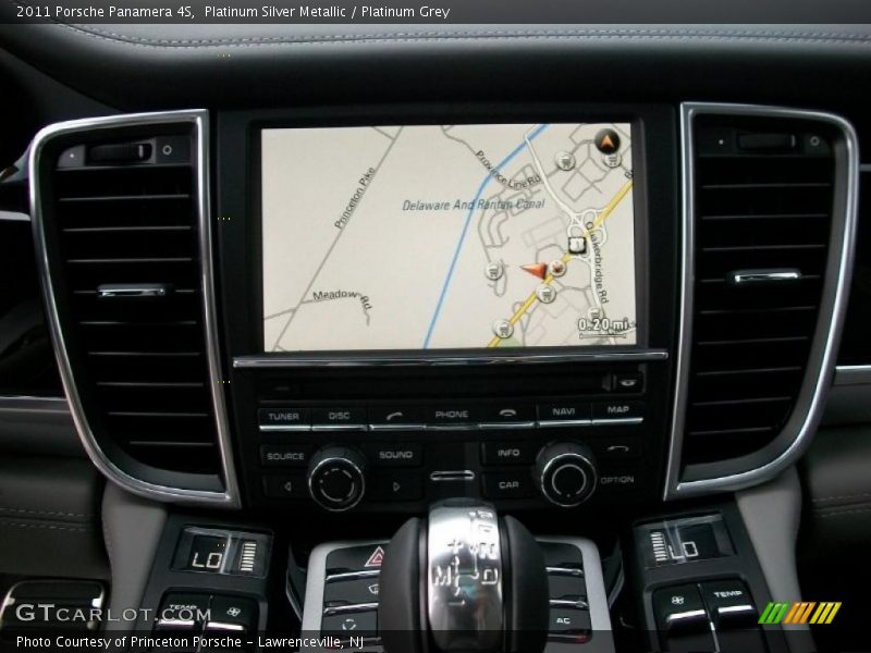 Controls of 2011 Panamera 4S