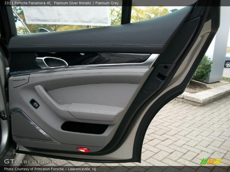 Door Panel of 2011 Panamera 4S