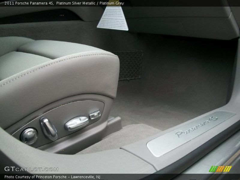 Platinum Silver Metallic / Platinum Grey 2011 Porsche Panamera 4S