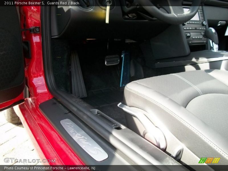 Guards Red / Black 2011 Porsche Boxster S