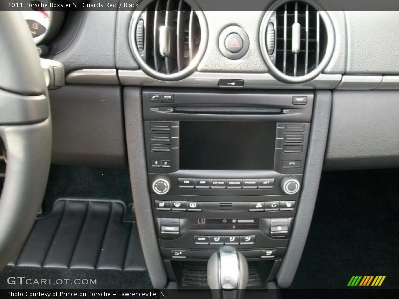 Controls of 2011 Boxster S