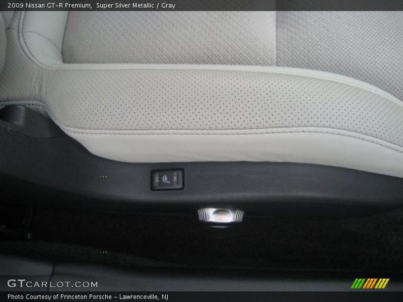 Super Silver Metallic / Gray 2009 Nissan GT-R Premium