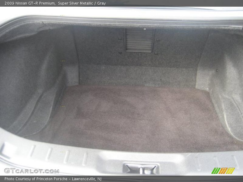  2009 GT-R Premium Trunk