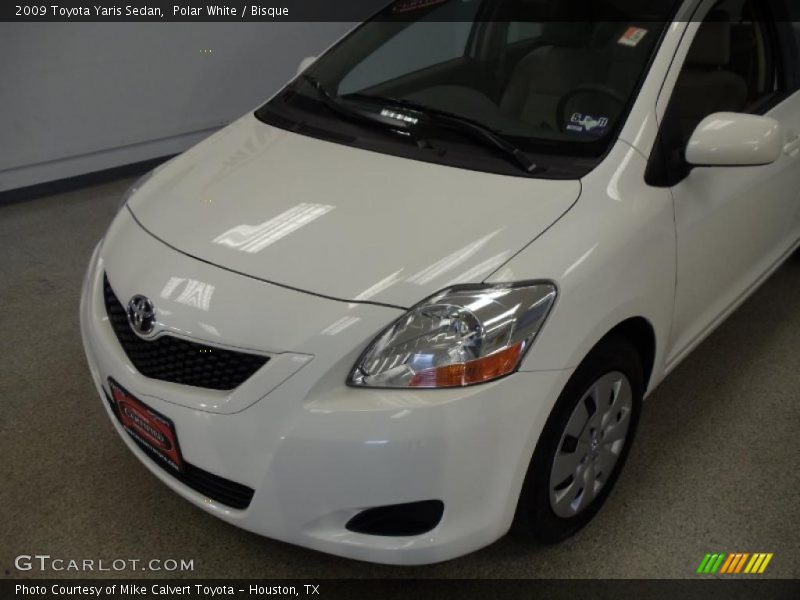 Polar White / Bisque 2009 Toyota Yaris Sedan