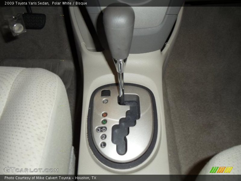 Polar White / Bisque 2009 Toyota Yaris Sedan