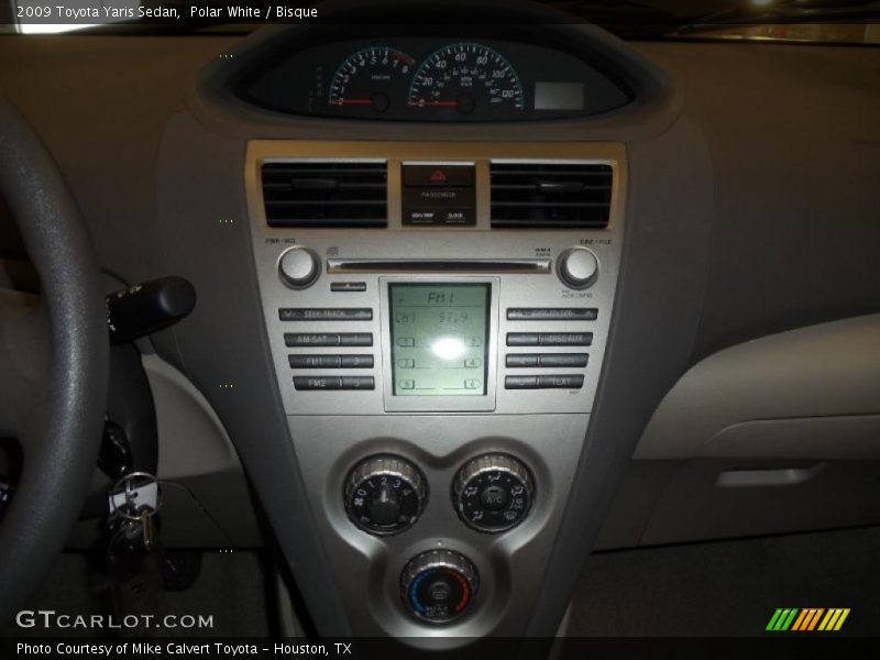 Polar White / Bisque 2009 Toyota Yaris Sedan