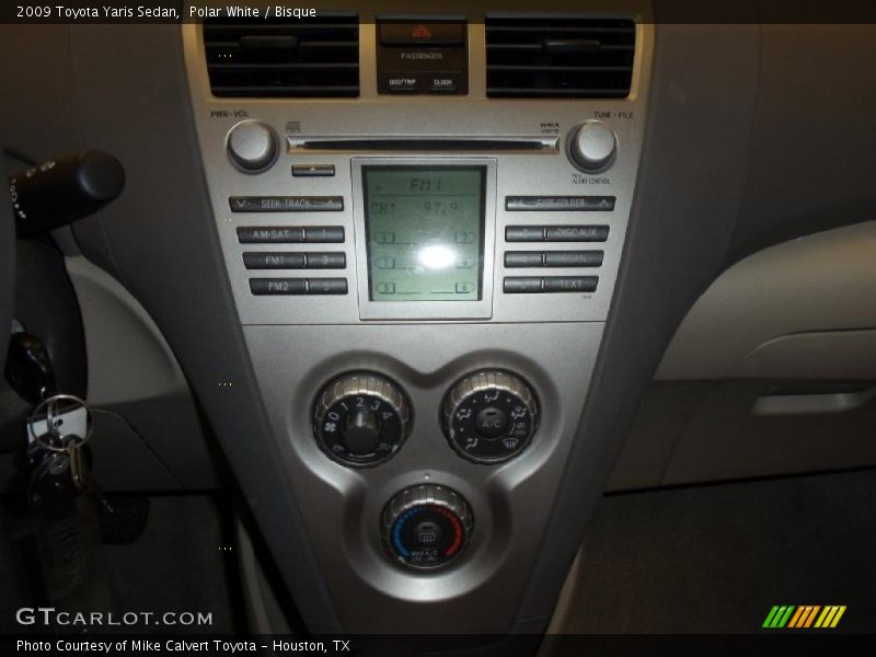 Polar White / Bisque 2009 Toyota Yaris Sedan