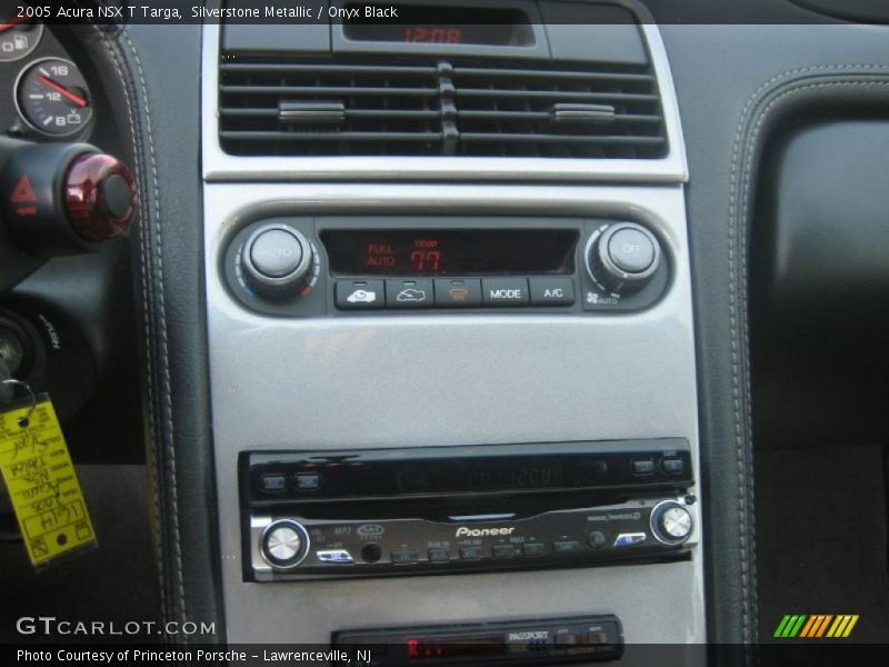 Controls of 2005 NSX T Targa