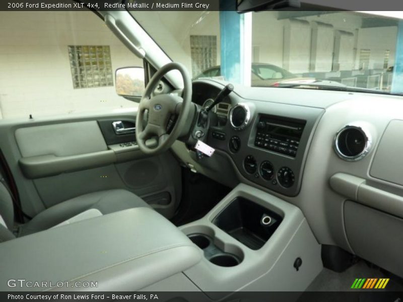 Redfire Metallic / Medium Flint Grey 2006 Ford Expedition XLT 4x4