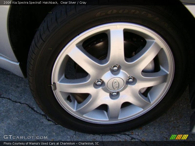 Clear Silver / Gray 2006 Kia Spectra Spectra5 Hatchback