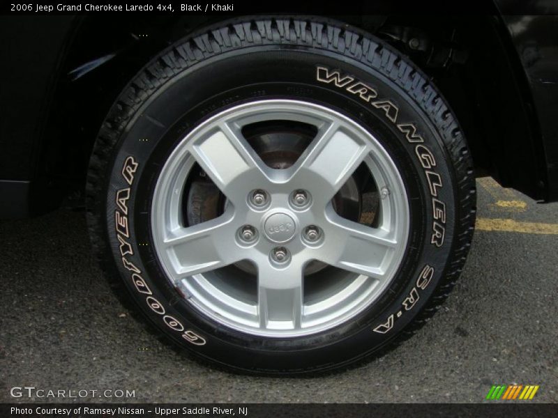 Black / Khaki 2006 Jeep Grand Cherokee Laredo 4x4