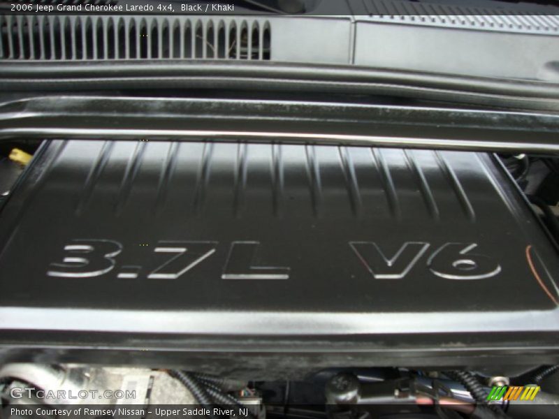 Black / Khaki 2006 Jeep Grand Cherokee Laredo 4x4